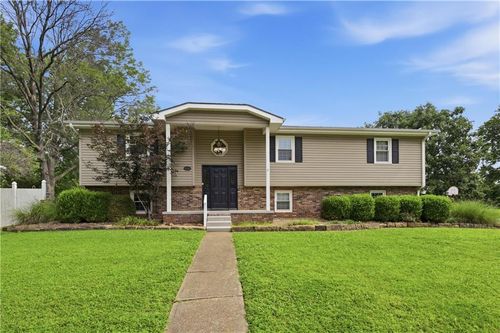 1009 Twin Lakes Dr, Pittsburg, KS, 66762-6143 | Card Image