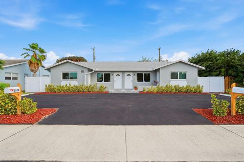 2550 N Dixie Highway, Boca Raton, FL, 33431 | Card Image