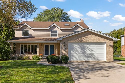 1N210 Coventry Dr, Carol Stream, IL, 60188-4537 | Card Image