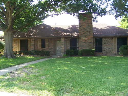 827 Meandering Way, Mesquite, TX, 75150-4342 | Card Image