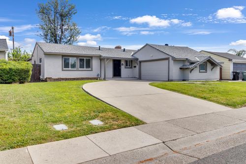 7467 Center Parkway, Sacramento, CA, 95823 | Card Image