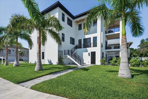 116 Wimbledon Ct, Redington Shores, FL, 33708-4216 | Card Image