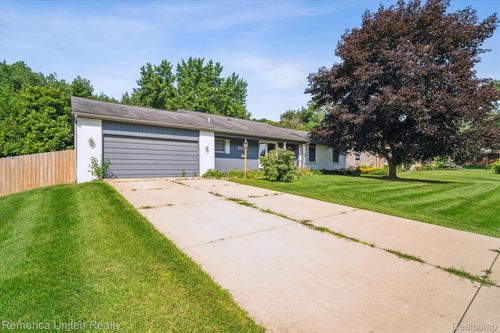 3650 Hazelton Ave, Rochester Hills, MI, 48307-5114 | Card Image