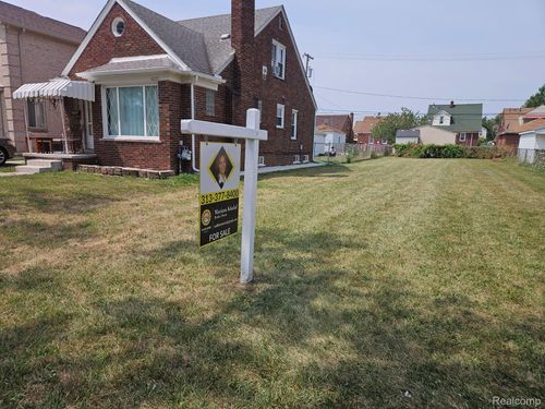 6115 Horger St, Dearborn, MI, 48126-2276 | Card Image