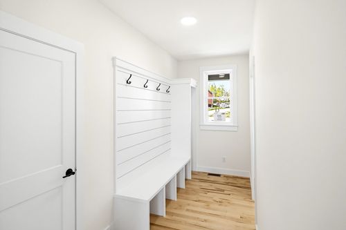244 Oak St, Dover, NH, 03820-4853 | Card Image