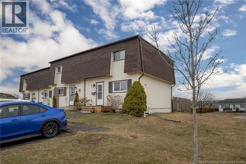 32 W Vale Pk, Saint John, NB, E2M5B4 | Card Image