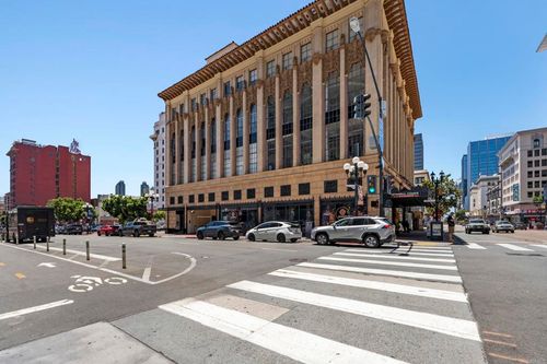 950 6th Ave, San Diego, CA, 92101-6221 | Card Image