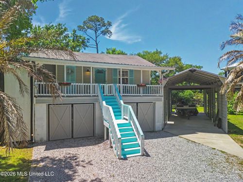 22 Wolfe St, Bay Saint Louis, MS, 39520-8923 | Card Image