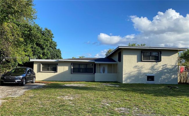 0 - 1315 Ne 201st Ter, House other with 5 bedrooms, 3 bathrooms and null parking in Miami FL | Image 1
