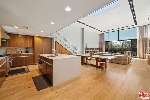207 Hollister Ave, Santa Monica, CA, 90405 | Card Image