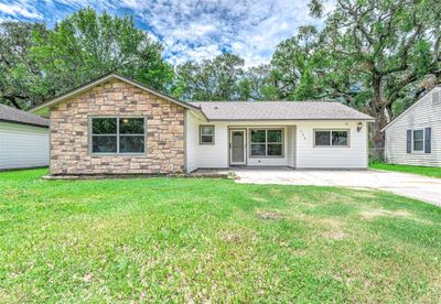 526 Gardenia Street, House other with 4 bedrooms, 2 bathrooms and null parking in Lake Jackson TX | Image 1