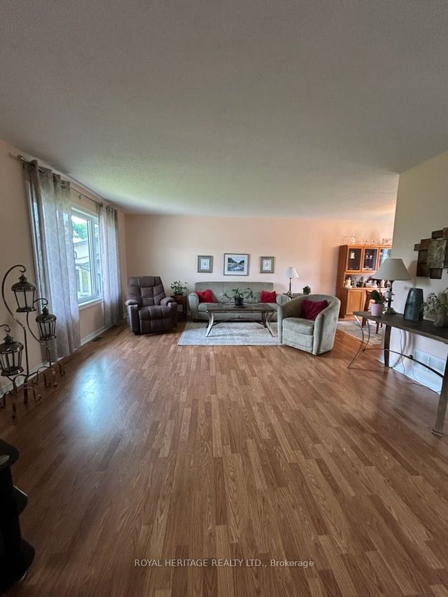 12 Juniper Crt, House other with 3 bedrooms, 2 bathrooms and 2 parking in Bobcaygeon ON | Image 8