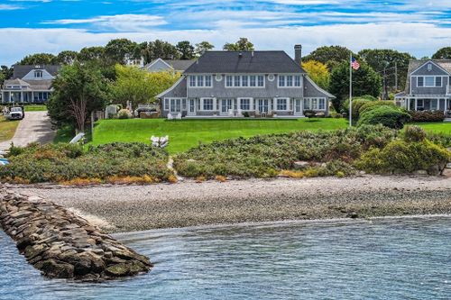 118 Westwood Rd, North Falmouth, MA, 02556-2242 | Card Image