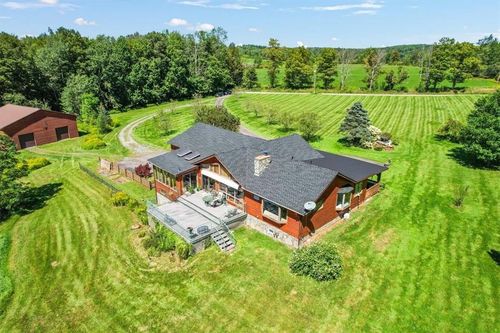 253 Stove Pipe Rd, Waymart, PA, 18472-4583 | Card Image