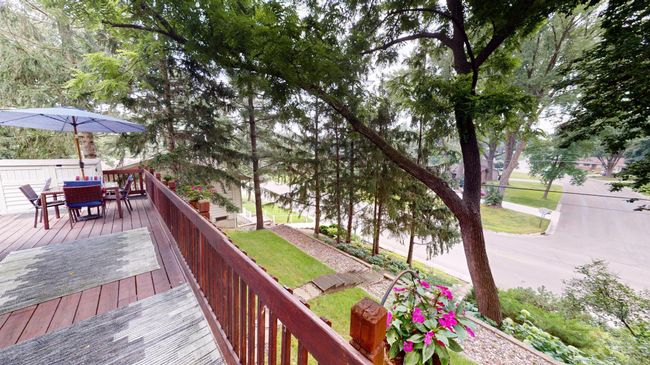 Deck to street | Image 9