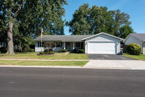 574 Bristol Ln, Elk Grove Village, IL, 60007-3428 | Card Image