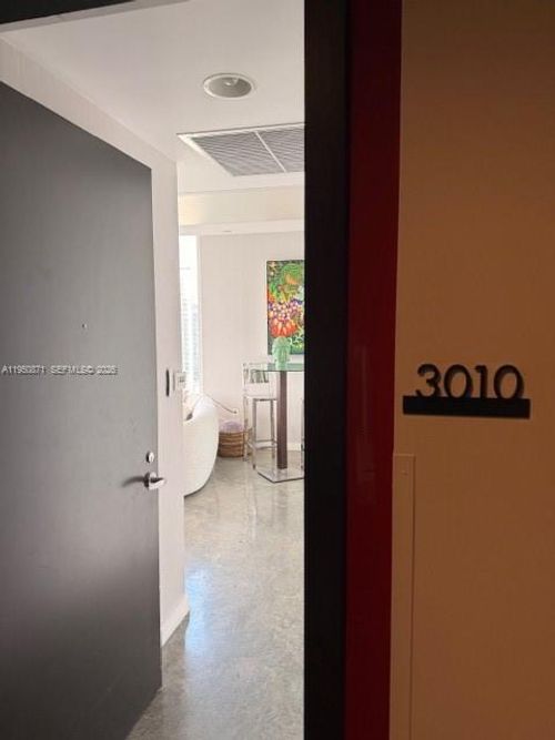 apt-3010-151 Se 1st St, Miami, FL, 33131-1458 | Card Image