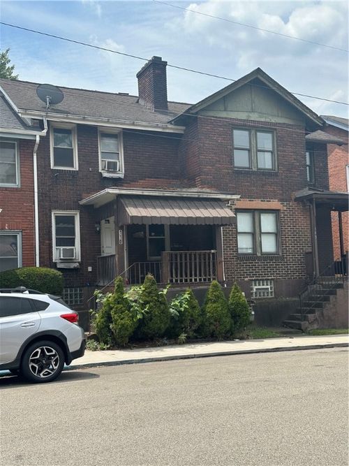 110 Center St, E Pittsburgh, PA, 15112-1008 | Card Image