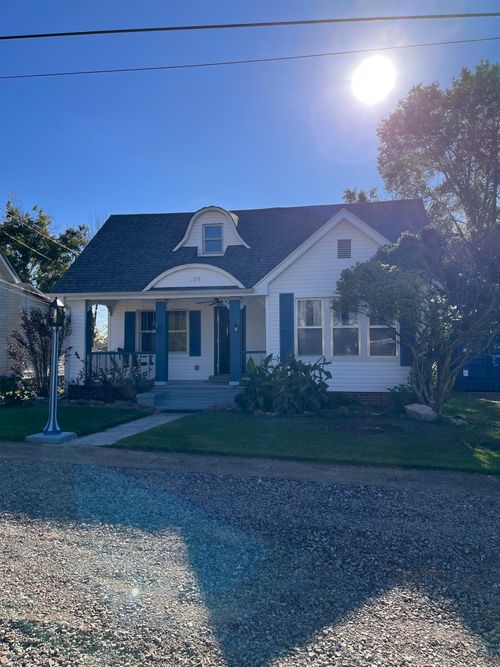 326 Pharr Ave, Selmer, TN, 38375-1318 | Card Image