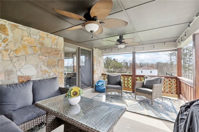 378 Mingo Church Rd, House other with 3 bedrooms, 3 bathrooms and 1 parking in Finleyville PA | Image 40