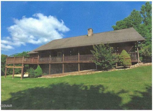 1425 Nicoha Blvd, Sevierville, TN, 37876-2695 | Card Image