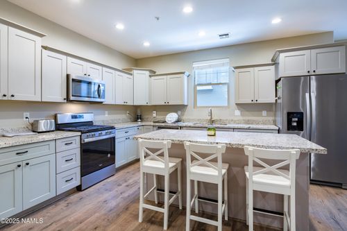 2553 W Cripple Creek Dr, Flagstaff, AZ, 86001-2671 | Card Image