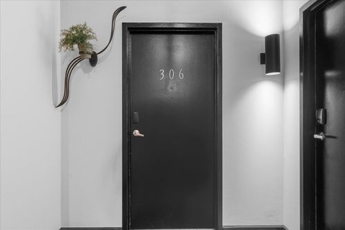 1301 Market St, CHATTANOOGA, TN, 37402-4455 | Card Image