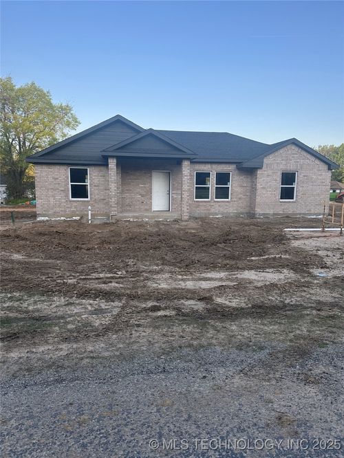 707 Mitchell Rd, Colbert, OK, 74733-5024 | Card Image