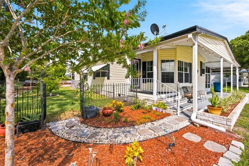 9242 Denmarsh Dr, BROOKSVILLE, FL, 34613-4949 | Card Image