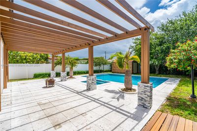 3134 Sw 64th Avenue, House other with 4 bedrooms, 3 bathrooms and null parking in Miami FL | Image 2