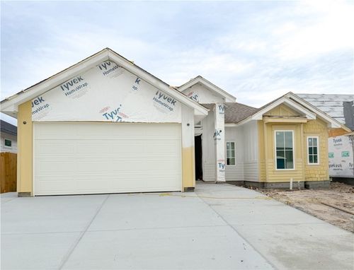 8105 Berenstain Dr, Corpus Christi, TX, 78414-4437 | Card Image