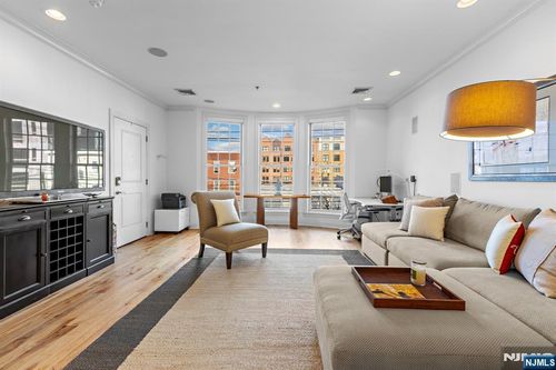 277 Grand Street, Jersey City, NJ, 07302 | Card Image