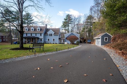 8 Stearns Rd, Upton, MA, 01568-1023 | Card Image