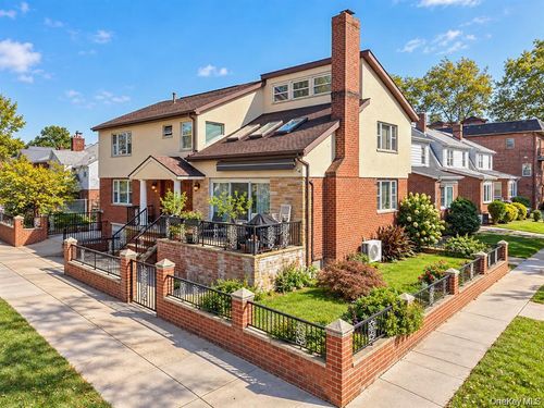 40-45 193rd St, Flushing, NY, 11358-2941 | Card Image
