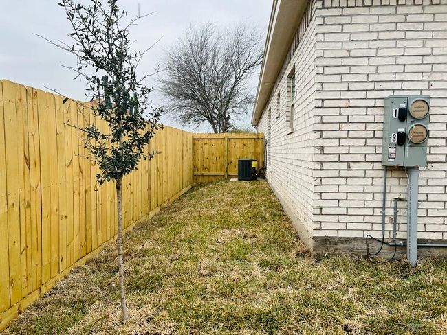 APT-2 - 1201 W Garfield Ave, Condo with 2 bedrooms, 2 bathrooms and 2 parking in Alton TX | Image 14