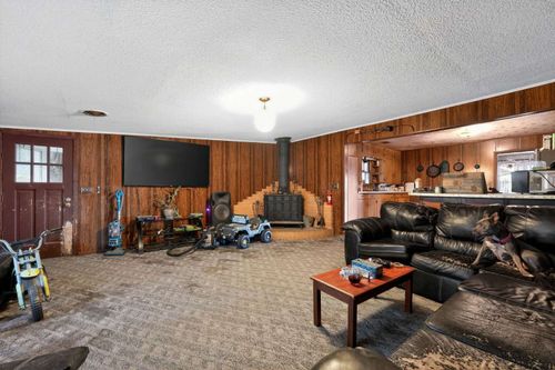 308 S San Jacinto St, Whitney, TX, 76692-2721 | Card Image