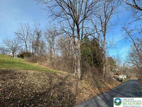 5339 Hillside Ave, Whitehall, PA, 18052-1820 | Card Image