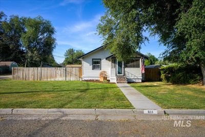 611 8th St S, House other with 3 bedrooms, 1 bathrooms and null parking in Nampa ID | Image 1