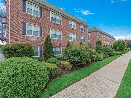 apt-3mm-111 S Centre Ave, Rockville Centre, NY, 11570-5722 | Card Image