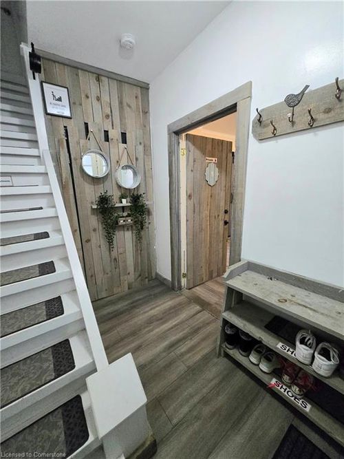 main-floor-5106 Morrison St, Niagara Falls, ON, L2E2E1 | Card Image