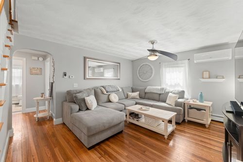 91 Marshall Ave, Cumberland, RI, 02864-6435 | Card Image