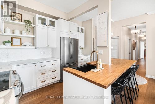 311-262 Dundas Street E, Hamilton (Waterdown), ON, L9B1A9 | Card Image