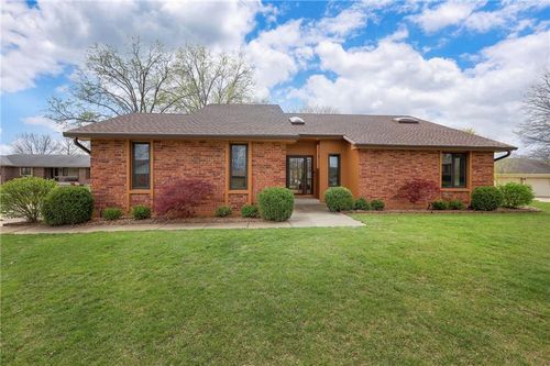 2800 Mohican Ave, Independence, MO, 64057-1498 | Card Image