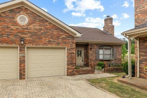 742 Live Oak Pl, Owensboro, KY, 42303-8814 | Card Image
