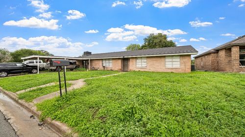 13606 River Forest Dr, Corpus Christi, TX, 78410-4818 | Card Image