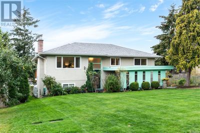 4068 Borden St, House other with 4 bedrooms, 2 bathrooms and 6 parking in Victoria BC | Image 2