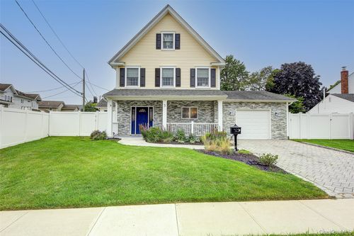 5 Candy Ln, Syosset, NY, 11791-4909 | Card Image