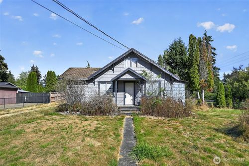 9305 Golden Given Road E, Tacoma, WA, 98445 | Card Image