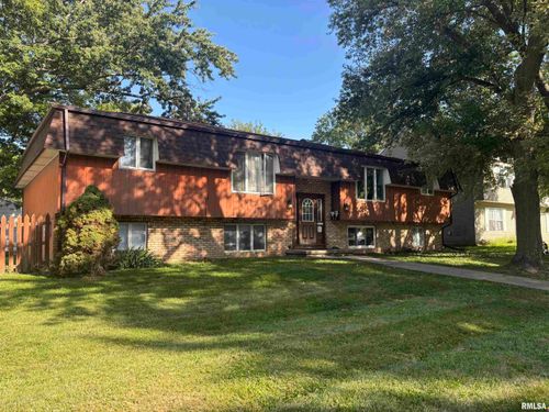 apt-1-1407 Bridge Ave, Davenport, IA, 52803-4166 | Card Image