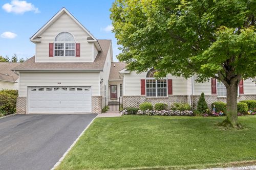 37 Constantine Way, Mount Sinai, NY, 11766-3005 | Card Image